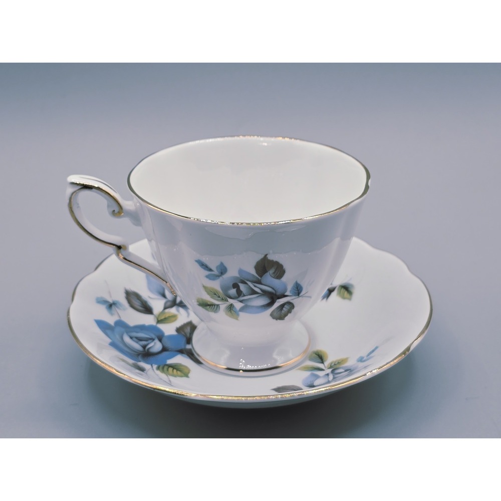 VTG Royal Standard Blue Mist Bone China Tea Cup &‎ Saucer Farmhouse Chic Blue
